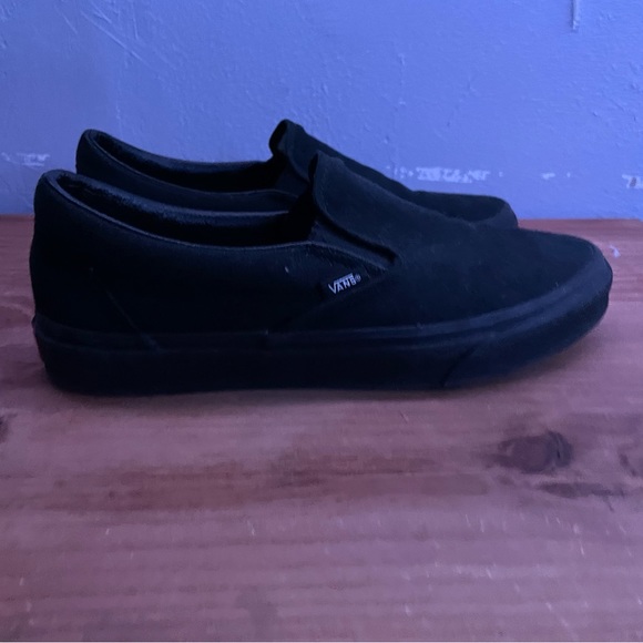 Selling pair of shoes size 10 slip in vans only worn 3 times no box - Picture 5 of 7
